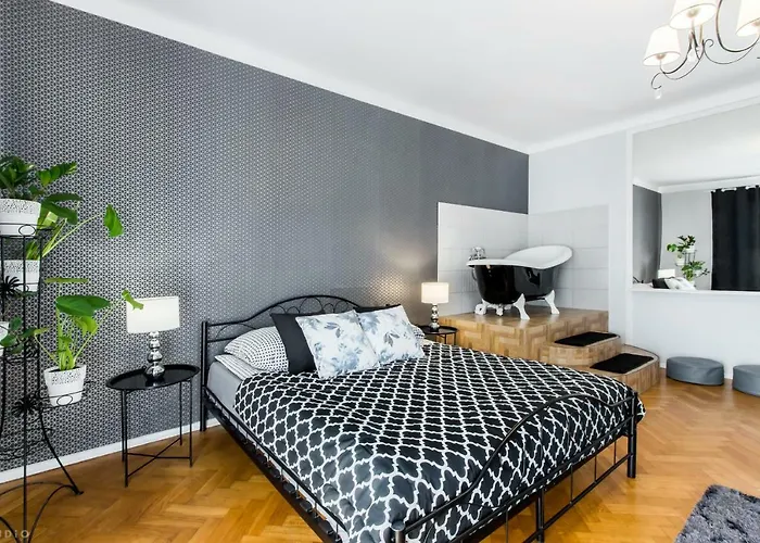 ClickTheFlat Apartment Chmielna 7