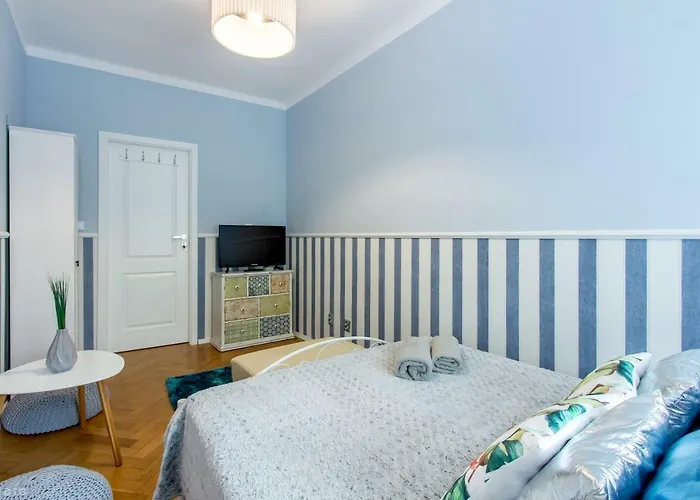 ClickTheFlat Apartment Chmielna 7