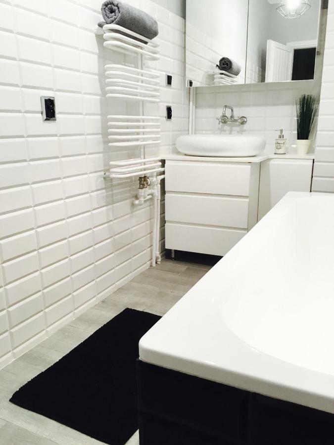 Апартаменти Clicktheflat Chmielna 7 Варшава